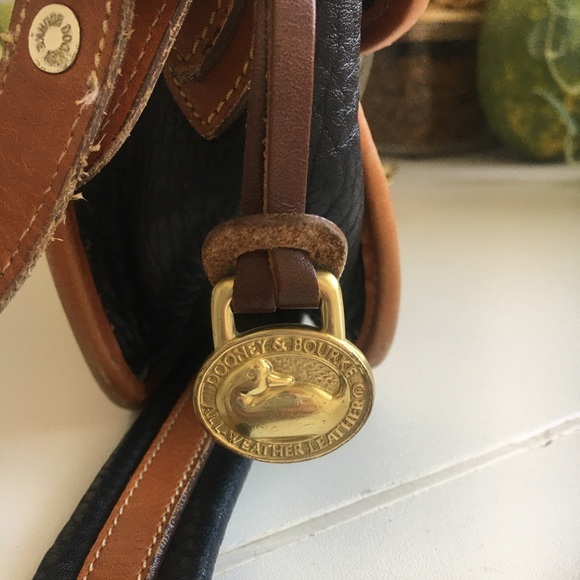 Vtg DOONEY & BOURKE Surrey Leather Bag - Picture 9 of 12